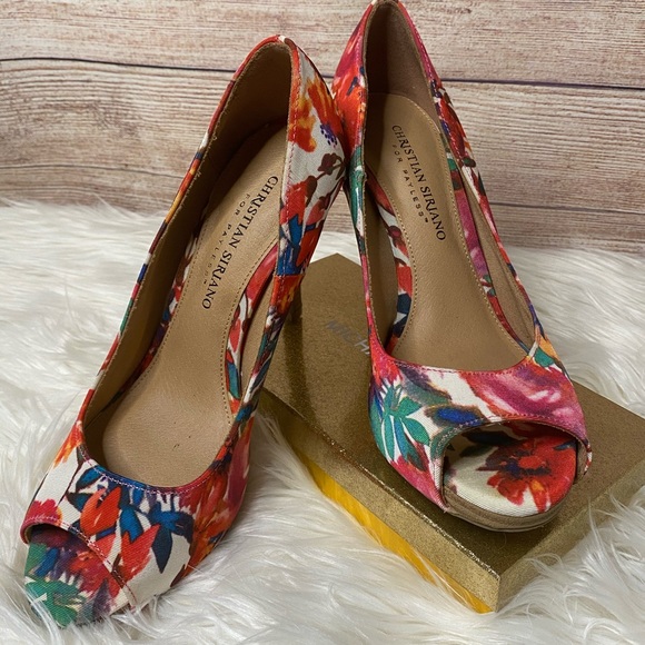 Multi color size 6.5 heels lightly worn. - Picture 2 of 5